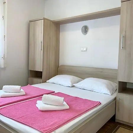 Gigi Apartment Lopar